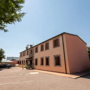 ** Hotel Le Corti Italia
